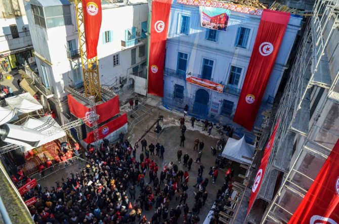 Tunus’ta Binlerce Göstericinin Katılımıyla Hükümet Karşıtı Protesto