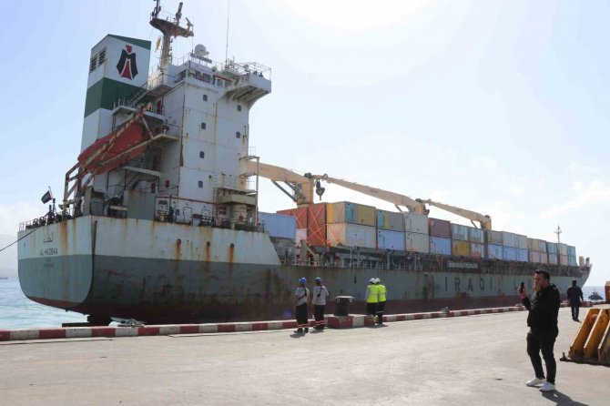 Katar’ın Gönderdiği Yaşam Konteynerlerini Taşıyan İki Gemi İ̇skenderun’a Ulaştı