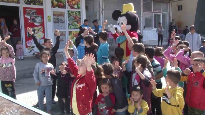 İ̇stanbul Bahçelievler Belediyesi Depremzede Çocuklar İçin Köy Köy Geziyor