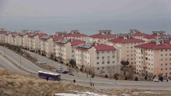 Vanlılar Toki̇’nin Deprem Konutlarında Güvenle Oturuyor
