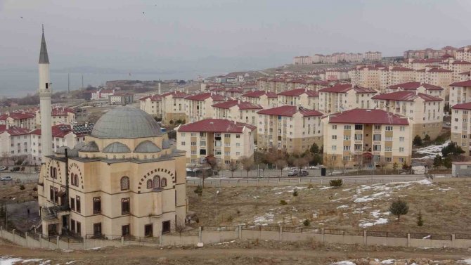 Vanlılar Toki̇’nin Deprem Konutlarında Güvenle Oturuyor