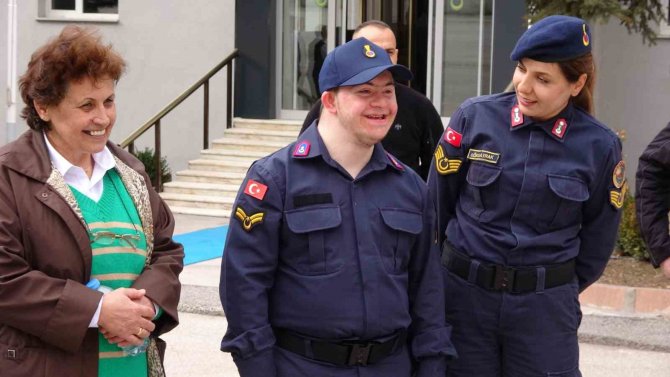 Down Sendromlu Depremzede Gencin Askerlik Hayali Gerçek Oldu