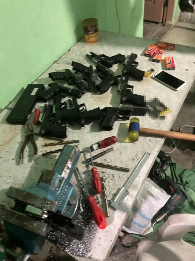 Silah Atölyesine Baskın: 25 Adet Ruhsatsız Tabanca Ele Geçirildi