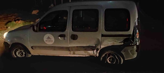 Otomobil İle Hafif Ticari Araç Çarpıştı: 2 Yaralı