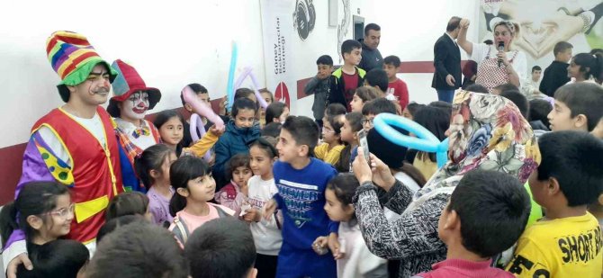 Samsat’ta Depremzede Çocuklar İçin Eğlence Programı Düzenlendi