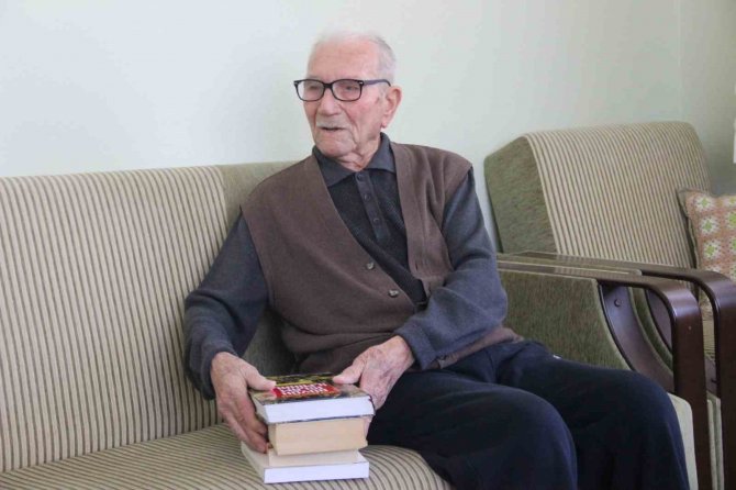 Cumhuriyet İle Aynı Yaşta, Yüzünde Tarihin İzlerini Taşıyor