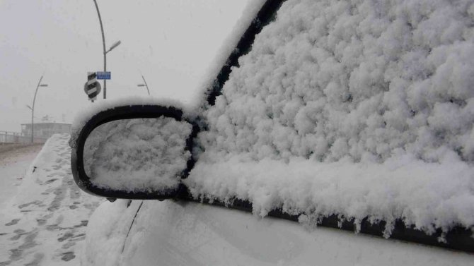 Ardahan Mart Ayında Yağan Karla Beyaza Büründü