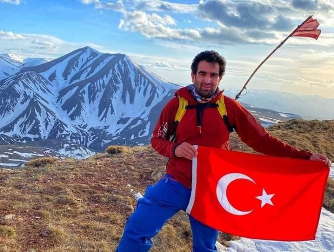 Depremde Hayat Kurtaran Dağcı Çığda Hayatını Kaybetti
