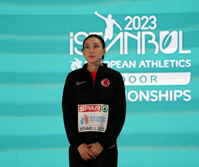 Avrupa Şampiyonu Milli Sporcu Tuğba Danışmaz Altın Madalyasını Aldı