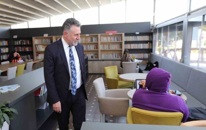 75’inci Yıl Mahallesi’ne Kitap Kafe