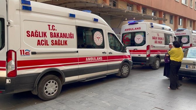 Batman’da Hasta Yakını Hastanede Dehşet Saçtı: Bebek Ve Güvenlikçi Yaralandı