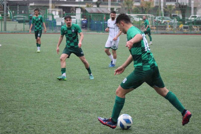 Salihli Belediyespor, Özçamdibispor’a Farklı Kaybetti