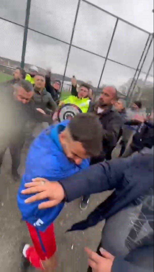 Amatör Maçta Olaylar Çıktı, Polis Müdahale Etti