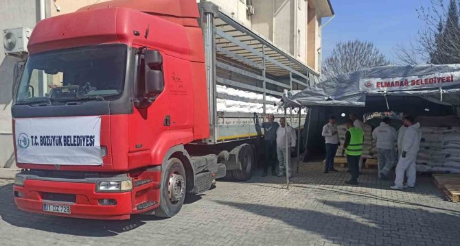 Bozüyük Belediyesi’nin Un Yüklü 11’inci Yardım Tırı Kahramanmaraş’a Ulaştı