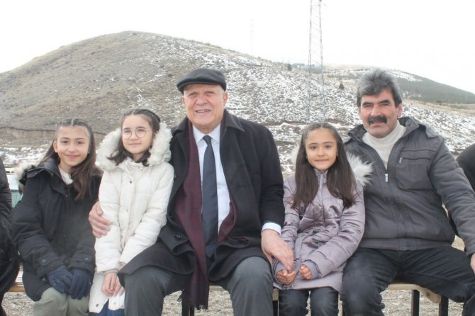 Bu Kez Atlar Depremzede Aileler Ve Çocuklar İçin Dörtnala Koştular