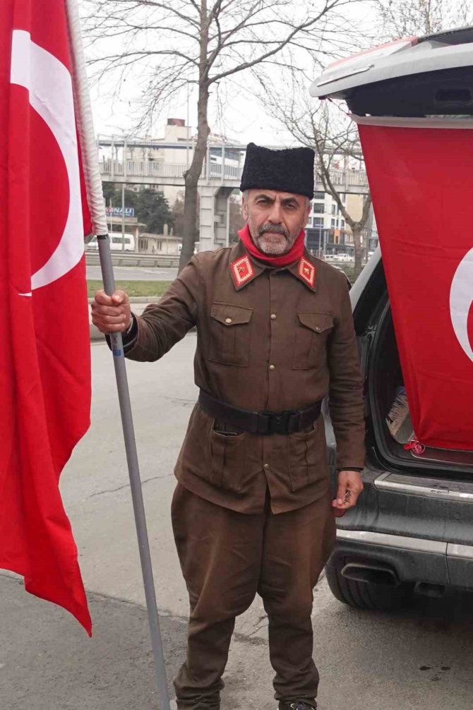 Şehitler Anısına Asker Üniforması İle Çanakkale’ye Yürüyor