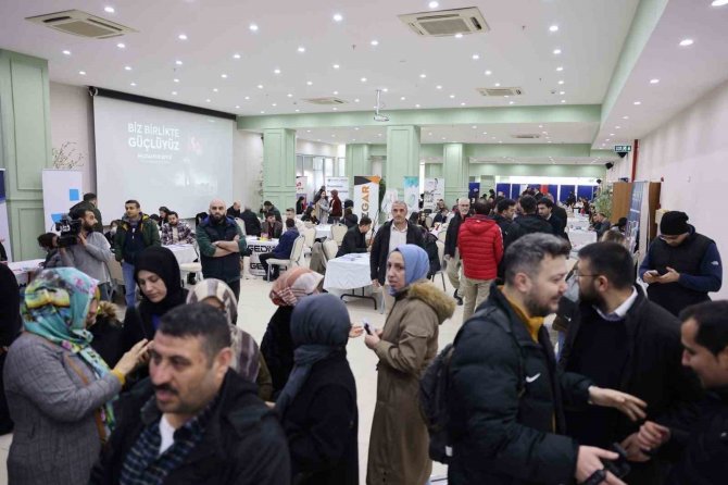 İ̇ş Arayanlar Ve İşverenler Darıca’da Buluştu