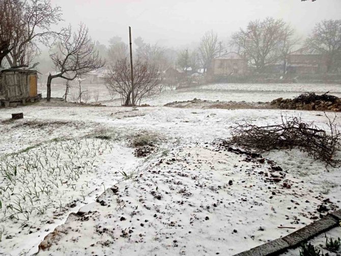 Çameli, Mart Karıyla Beyaza Büründü