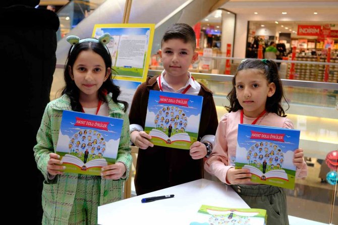 Minik Yüreklerden Depremzedelere Anlamlı Yardım