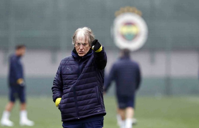 Fenerbahçe, Sevilla Maçı Hazırlıklarına Başladı