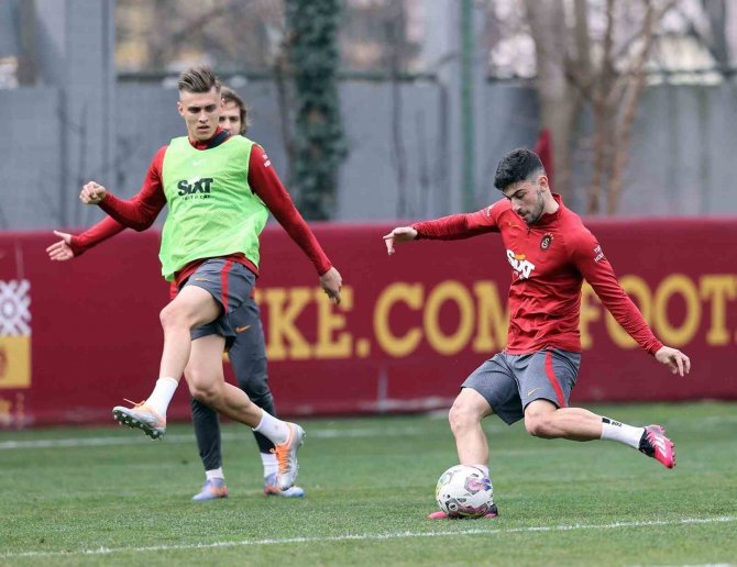 Galatasaray Hazırlıklarına Devam Etti