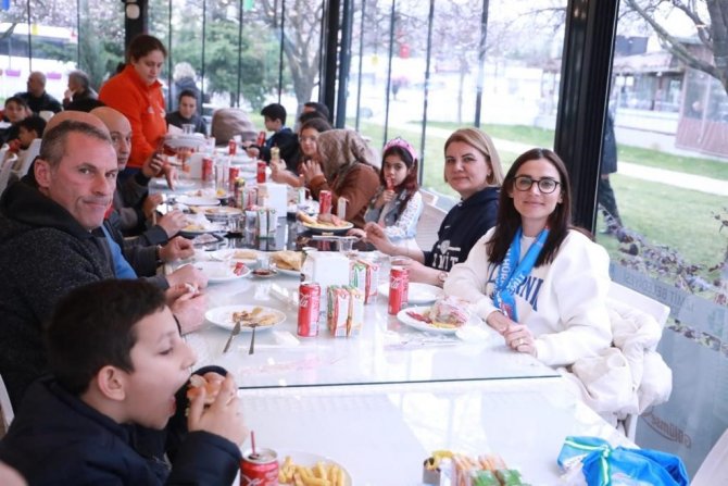 Minik Ecrin Yeni Yaşına İ̇zmit’te Girdi