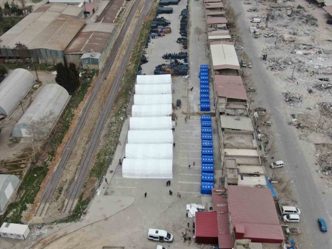 Jandarma’dan Deprem Bölgesine Çadır Toptancılar Hali