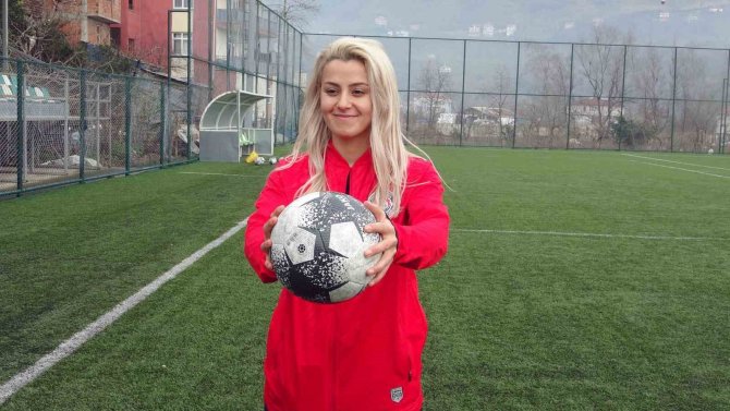 Enkazdan Çıktı, Yeşil Sahalara Koştu