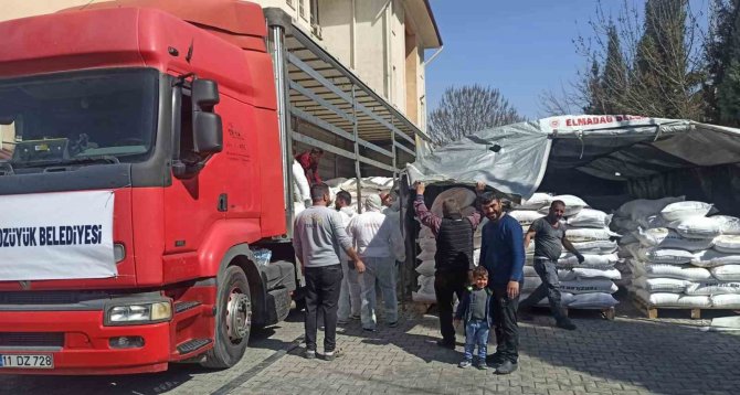 Bozüyük Belediyesi’nin Un Yüklü 11’inci Yardım Tırı Kahramanmaraş’a Ulaştı