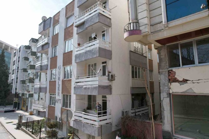 1972’de İnşa Edilen Yarım Asırlık Bina Yıkılmadı