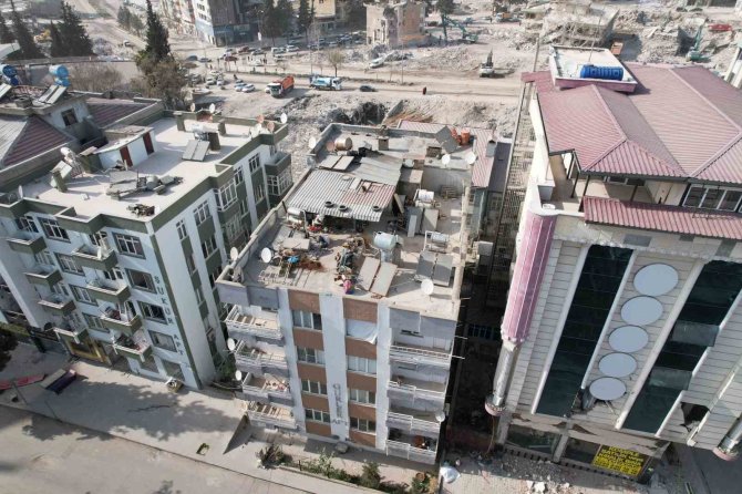1972’de İnşa Edilen Yarım Asırlık Bina Yıkılmadı