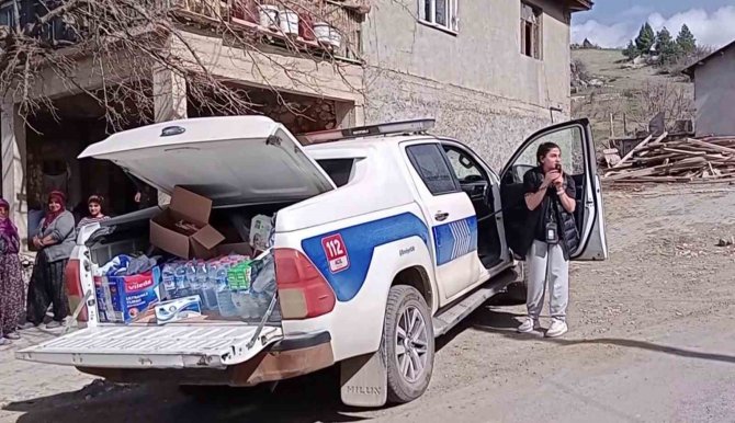 Polis Aracından Yapılan Anons Bu Kez Minik Kalplere Dokundu