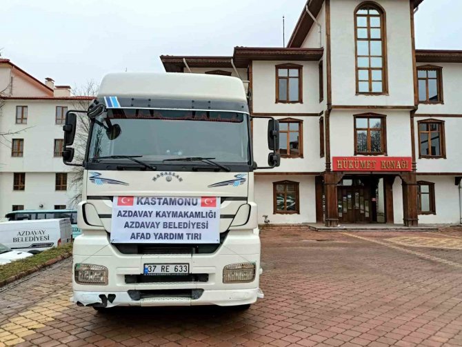 Depremzedeler İçin Odun Yardımı