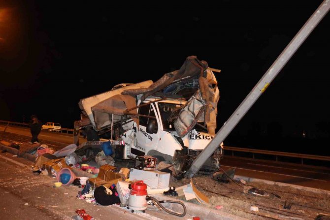 Kayseri’de Feci Kaza: Yanan Tırın Sürücüsünü Polis Kurtardı