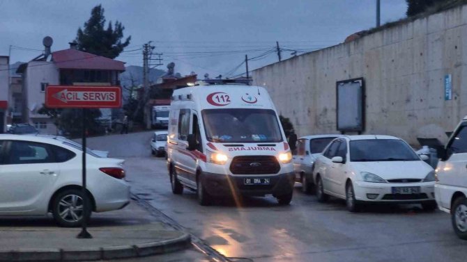Trafikte Başlayan Tartışma Husumete Döndü: 5 Yaralı