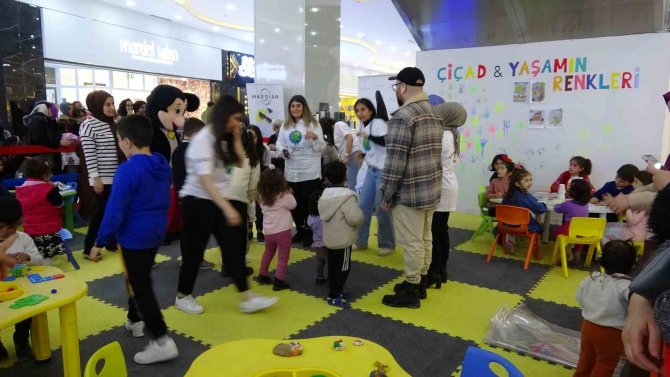 Mardian Mall, Deprem Yaralarını Sarmaya Devam Ediyor