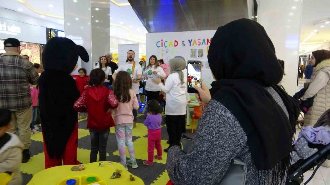 Mardian Mall, Deprem Yaralarını Sarmaya Devam Ediyor