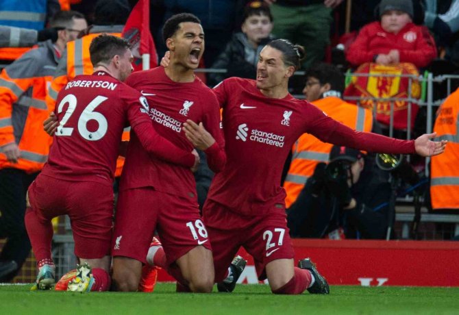 Liverpool, Manchester United’a Gol Oldu Yağdı