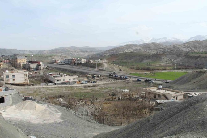 Aynı Yerde Çok Kaza Olunca, Vatandaşlar Yolda Eylem Yaptı