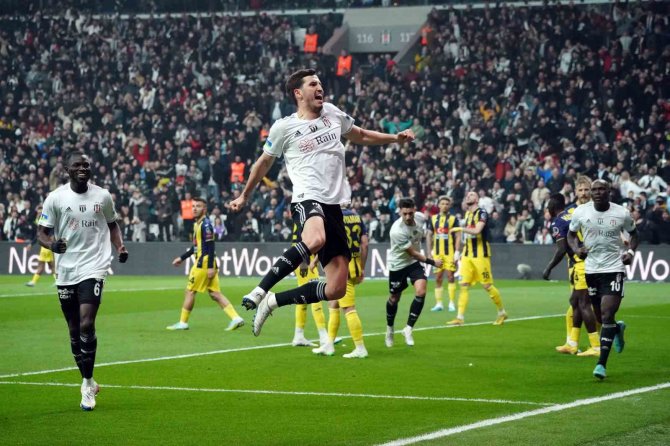 Spor Toto Süper Lig: Beşiktaş: 1 - Mke Ankaragücü: 0 (İ̇lk Yarı)
