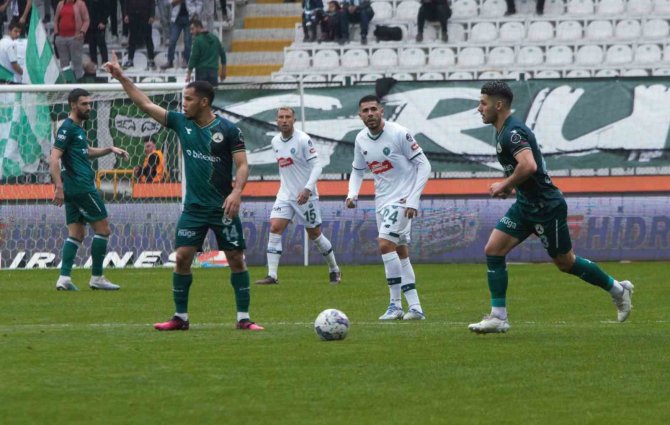 Spor Toto Süper Lig: Konyaspor: 0 - Giresunspor: 0 (İ̇lk Yarı)