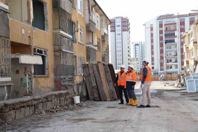 Talas’ta Kentsel Dönüşüm Seferberliği Sürüyor