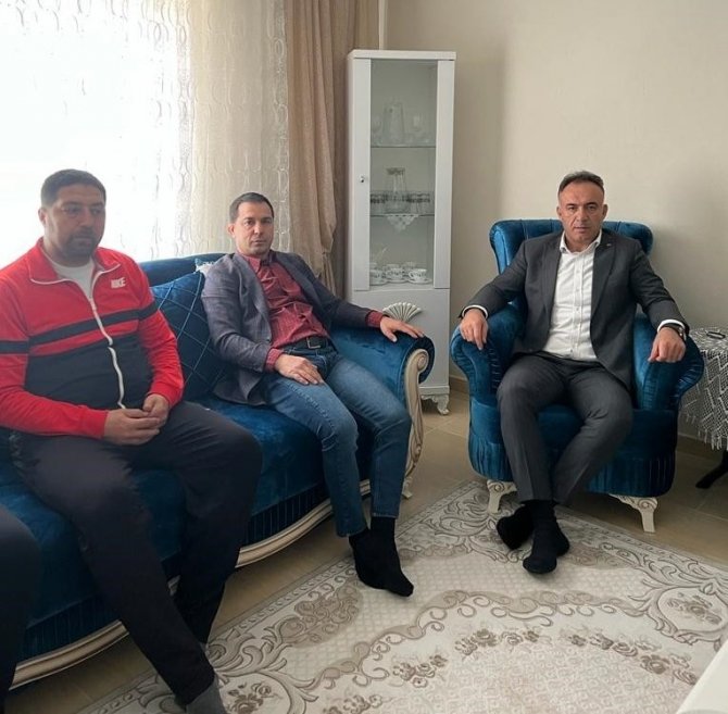 Başkan Şeref Eroğlu’ndan Taziye Ziyareti