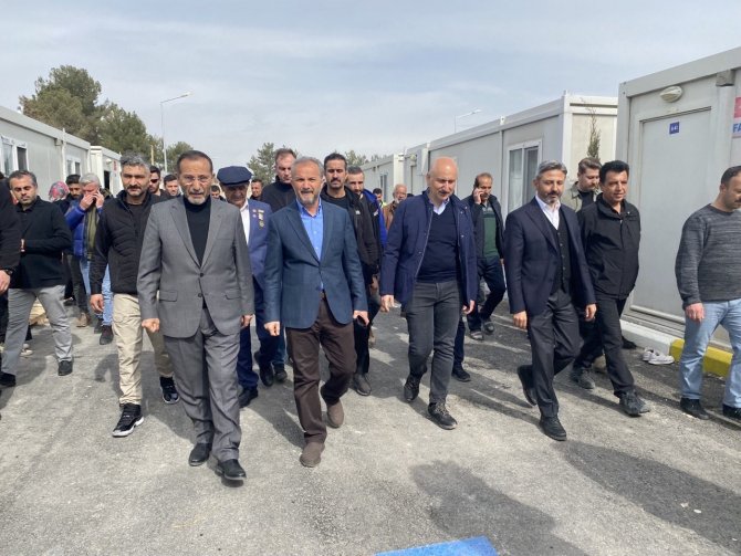 Bakan Karaismailoğlu, Deprem Bölgesindeki Çalışmaları Anlattı