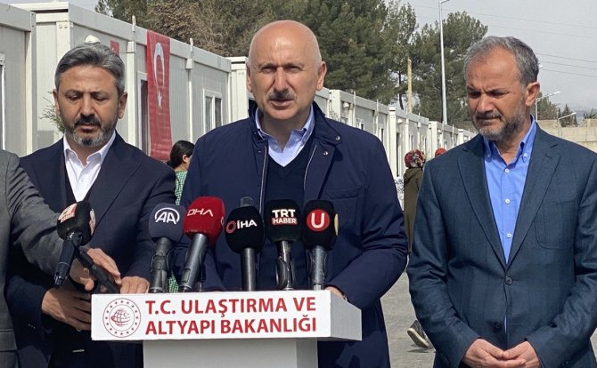 Bakan Karaismailoğlu, Deprem Bölgesindeki Çalışmaları Anlattı