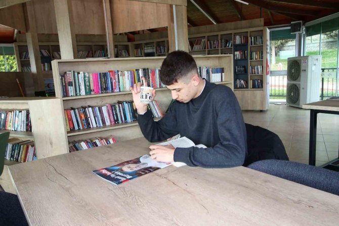 75’inci Yıl Mahallesi’ne Kitap Kafe