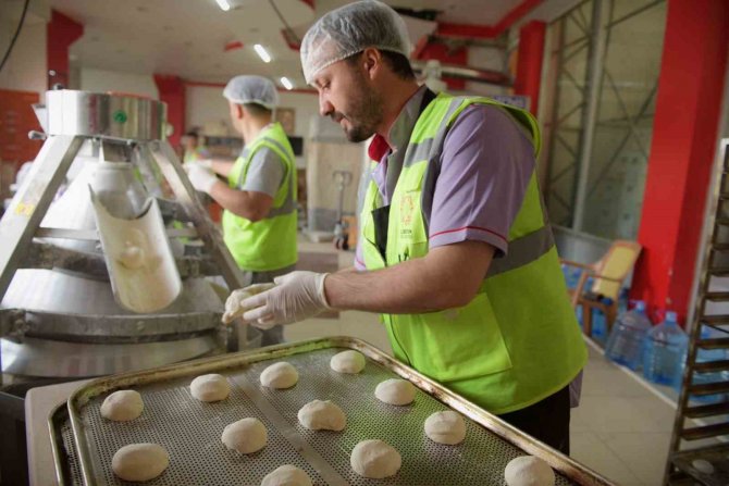 Elbistan’da Halk Ekmek Fabrikası Tekrar Üretime Geçti: Depremzedelere Günlük 15 Bin Ekmek