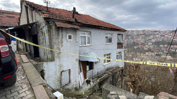 Genç Kadın Silahla Ağır Yaralandı