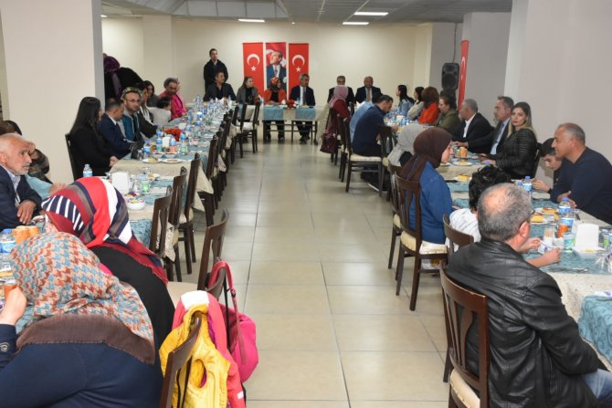 Batman Emniyeti Depremzedeleri Yemekte Ağırladı