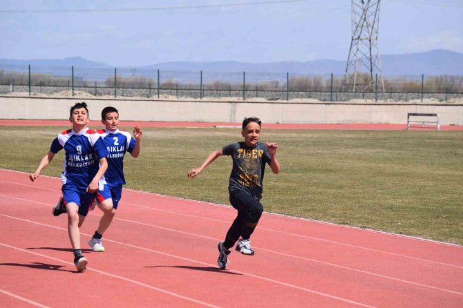 Afyonkarahisar’da Sporları Müsabakaları Başladı